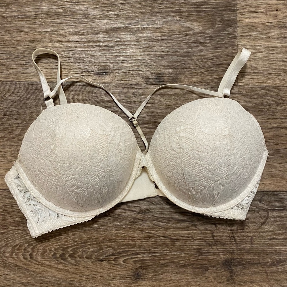 Victoria’s Secret sexy bra